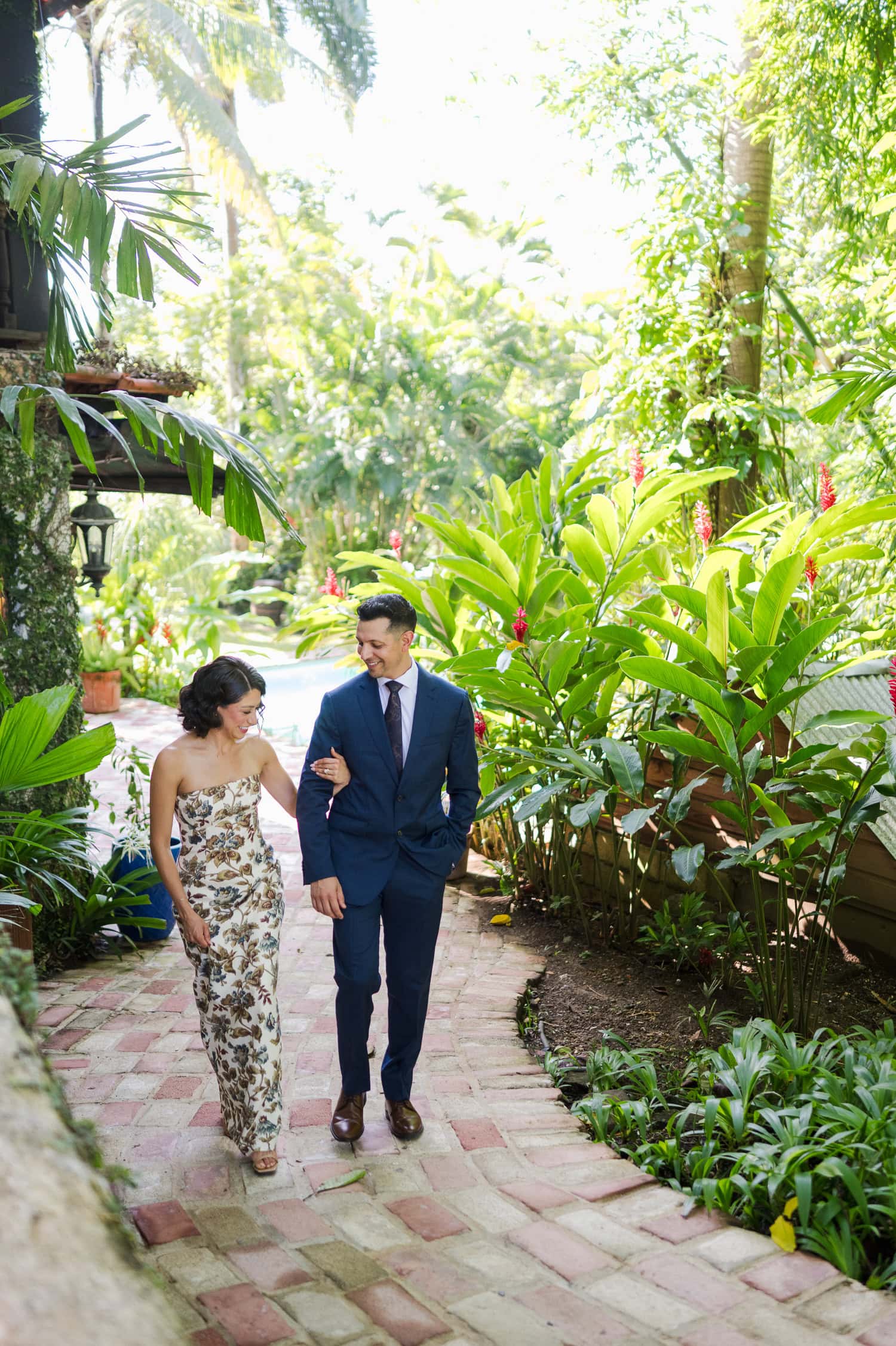 Newlywed photoshoot at Hacienda Siesta Alegre with lush gardens by Puerto Rico wedding photographer