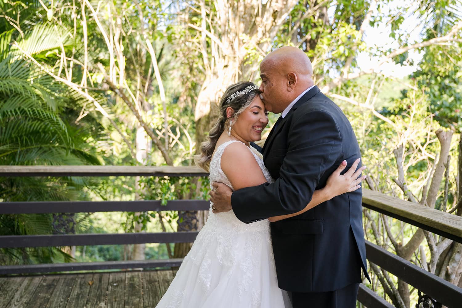 fotografia de bodas en Hacienda Munoz en San Lorenzo, Puerto Rico