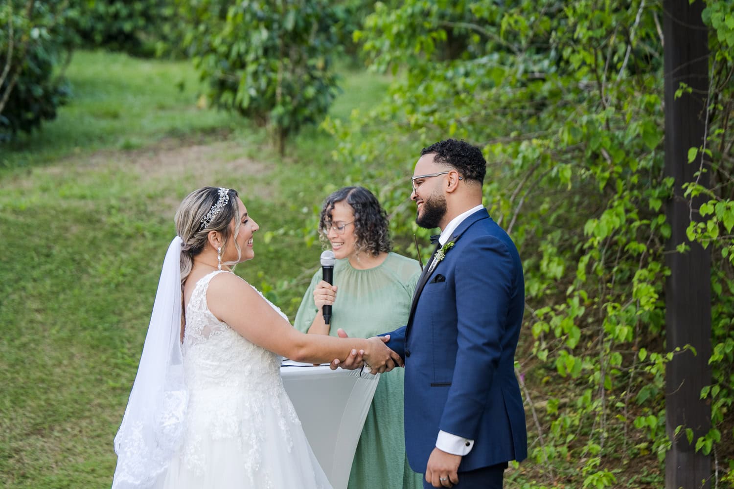 fotografia de bodas en Hacienda Munoz en San Lorenzo, Puerto Rico