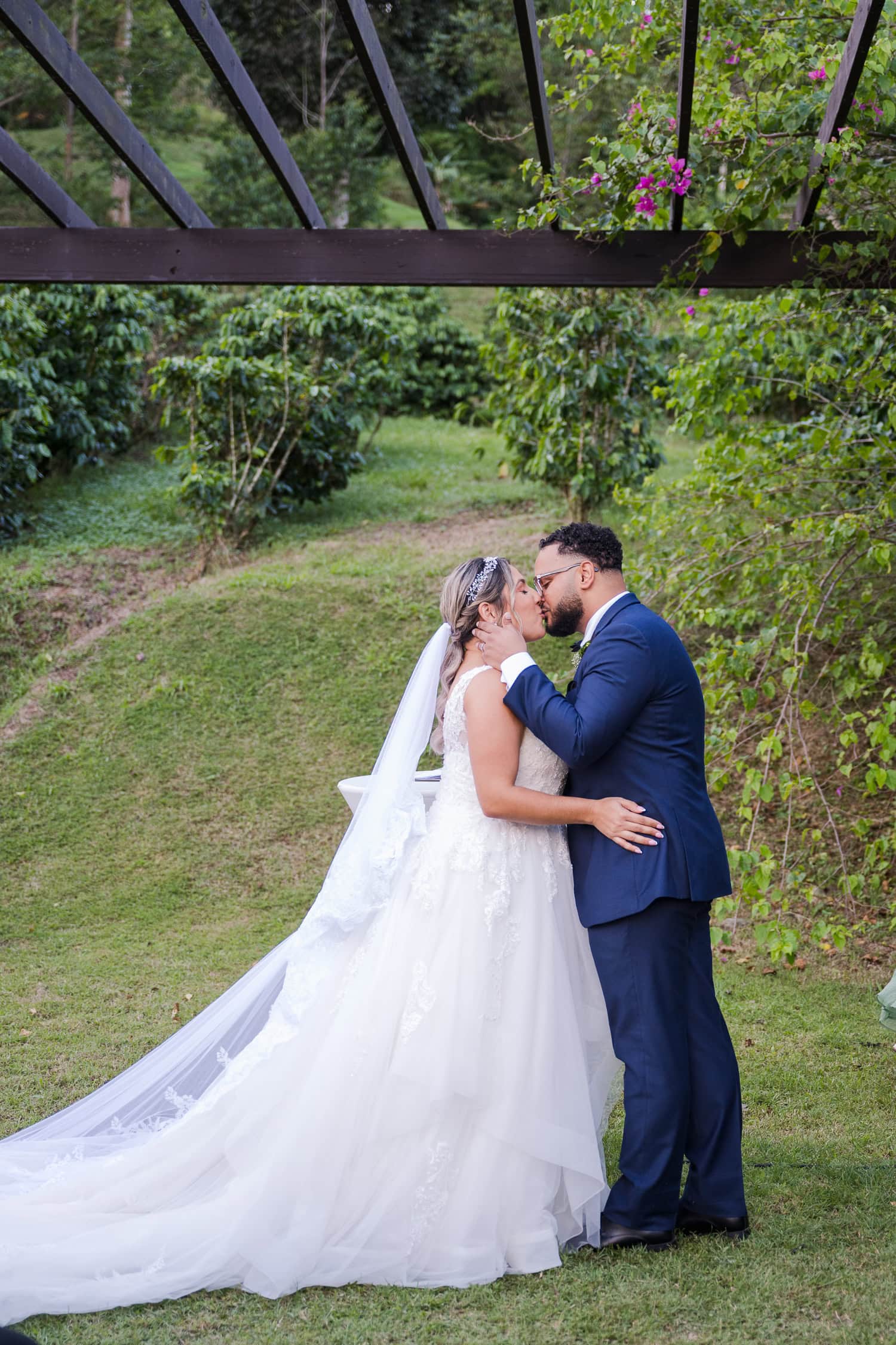 fotografia de bodas en Hacienda Munoz en San Lorenzo, Puerto Rico