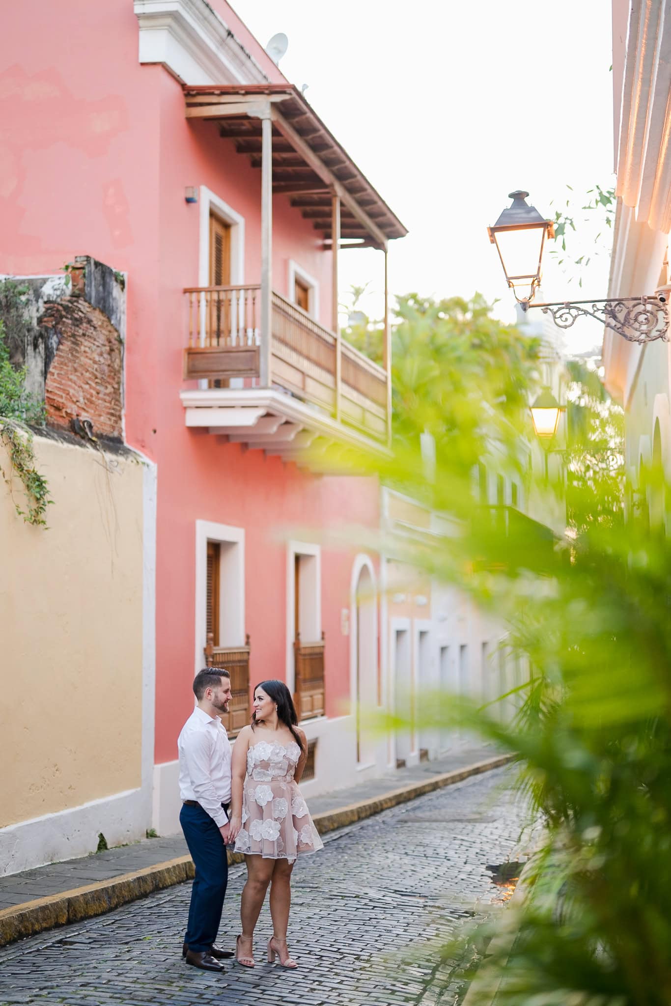 viejo-san-juan-sesion-love-story-engagement-session-old-san-juan-puerto-rico-19.jpg