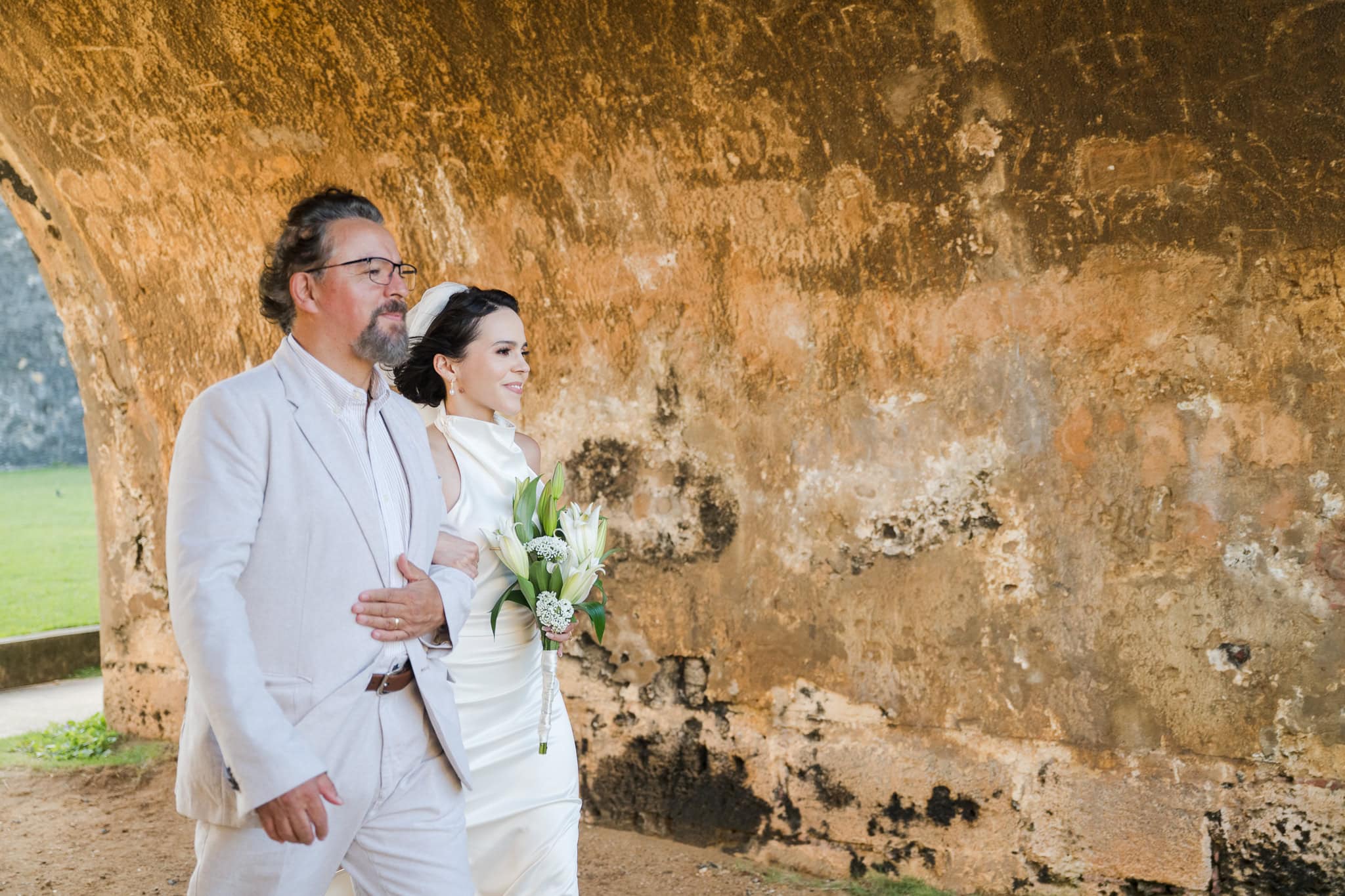 El morro fortress wedding ceremony by Old San Juan wedding photographer