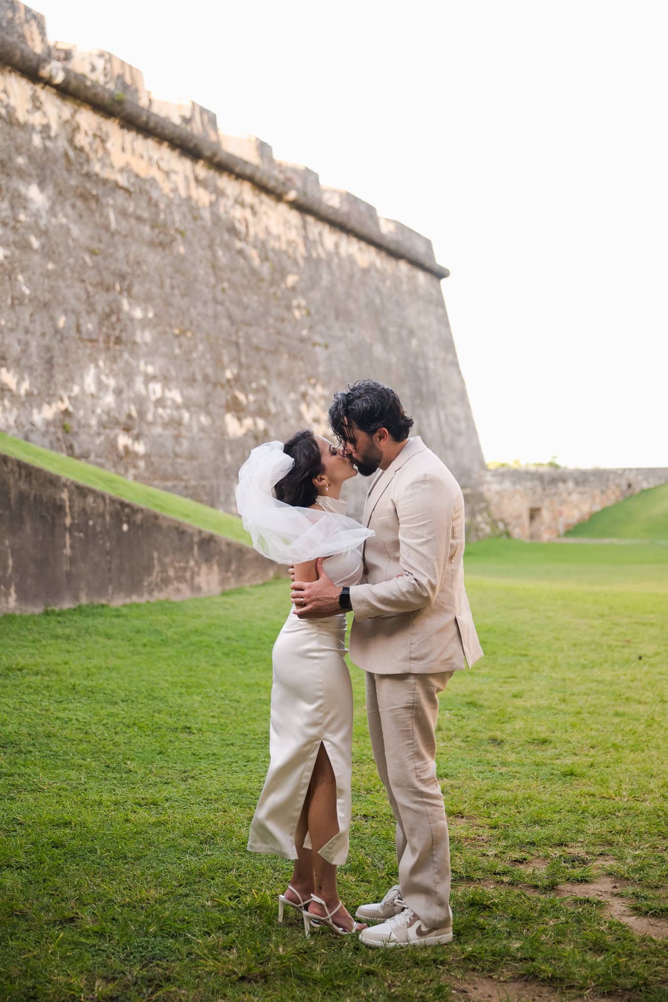 El morro fortress wedding ceremony by Old San Juan wedding photographer
