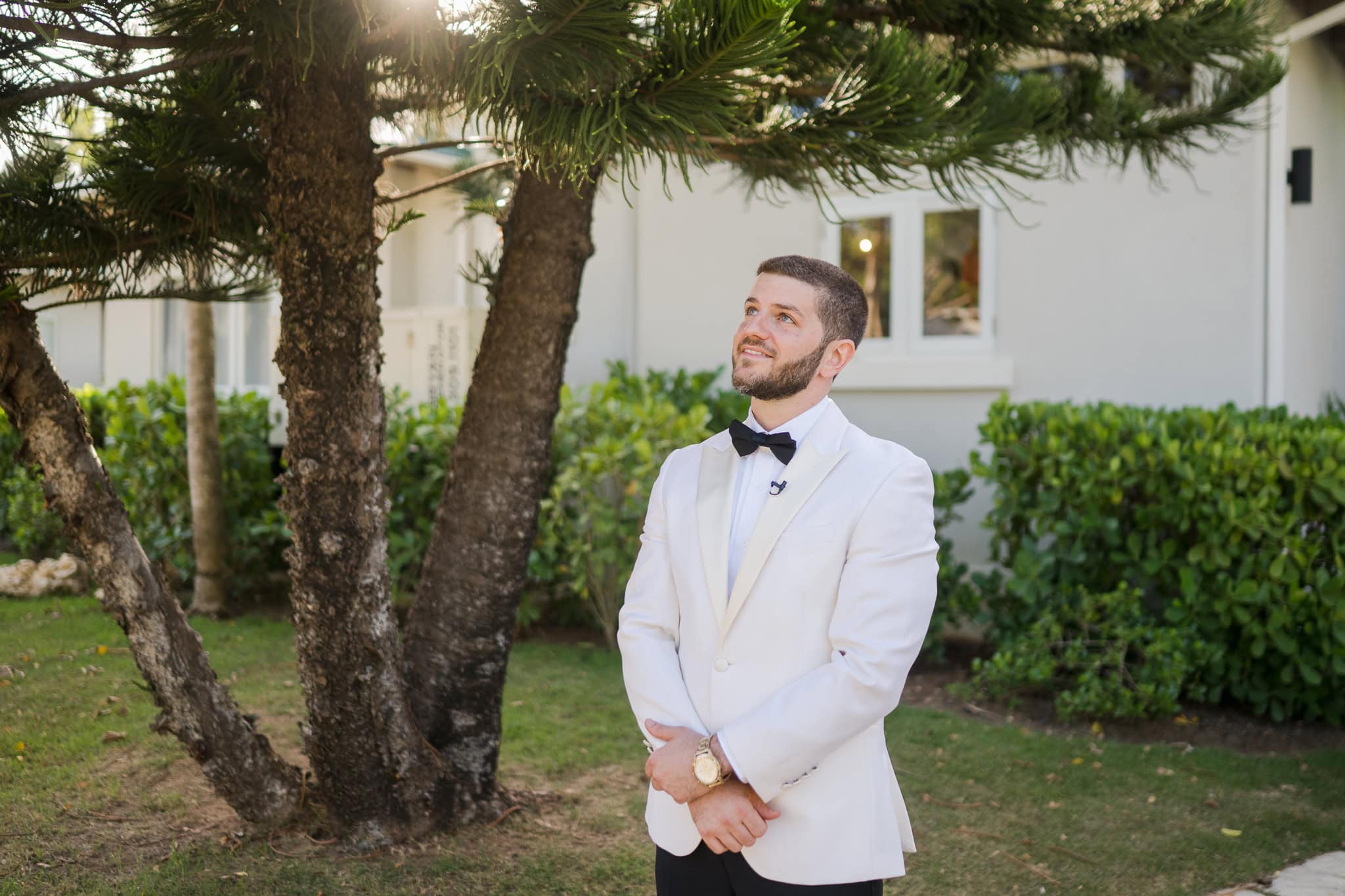 Villa Montana Beach Resort wedding ceremony by the gazebo in Puerto Rico