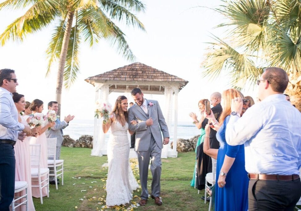 Wedding Ceremony at Villa Montana Beach Resort by Puerto Rico wedding photographer Camille Fontanez